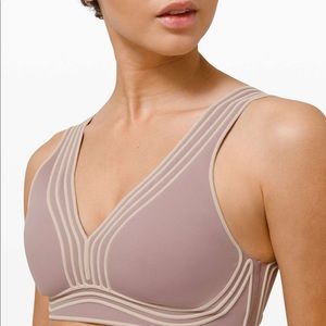 TAKING OFFERS: NEW w/tag Lululemon “Get in Line” bra size 4/6